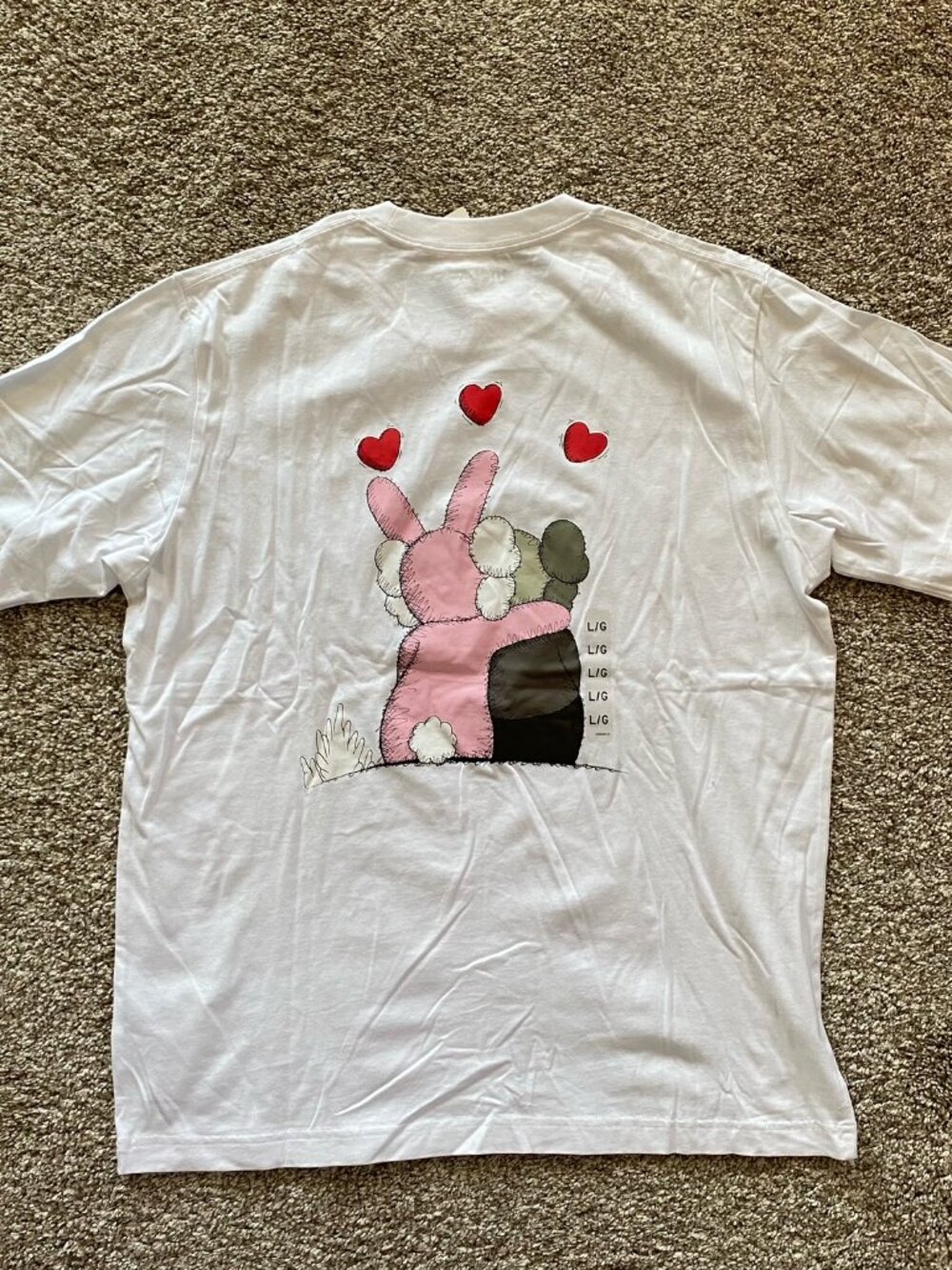 NWT KAWS x Uniqlo UT Short Sleeve Graphic T-Shirt White/Pink Size L